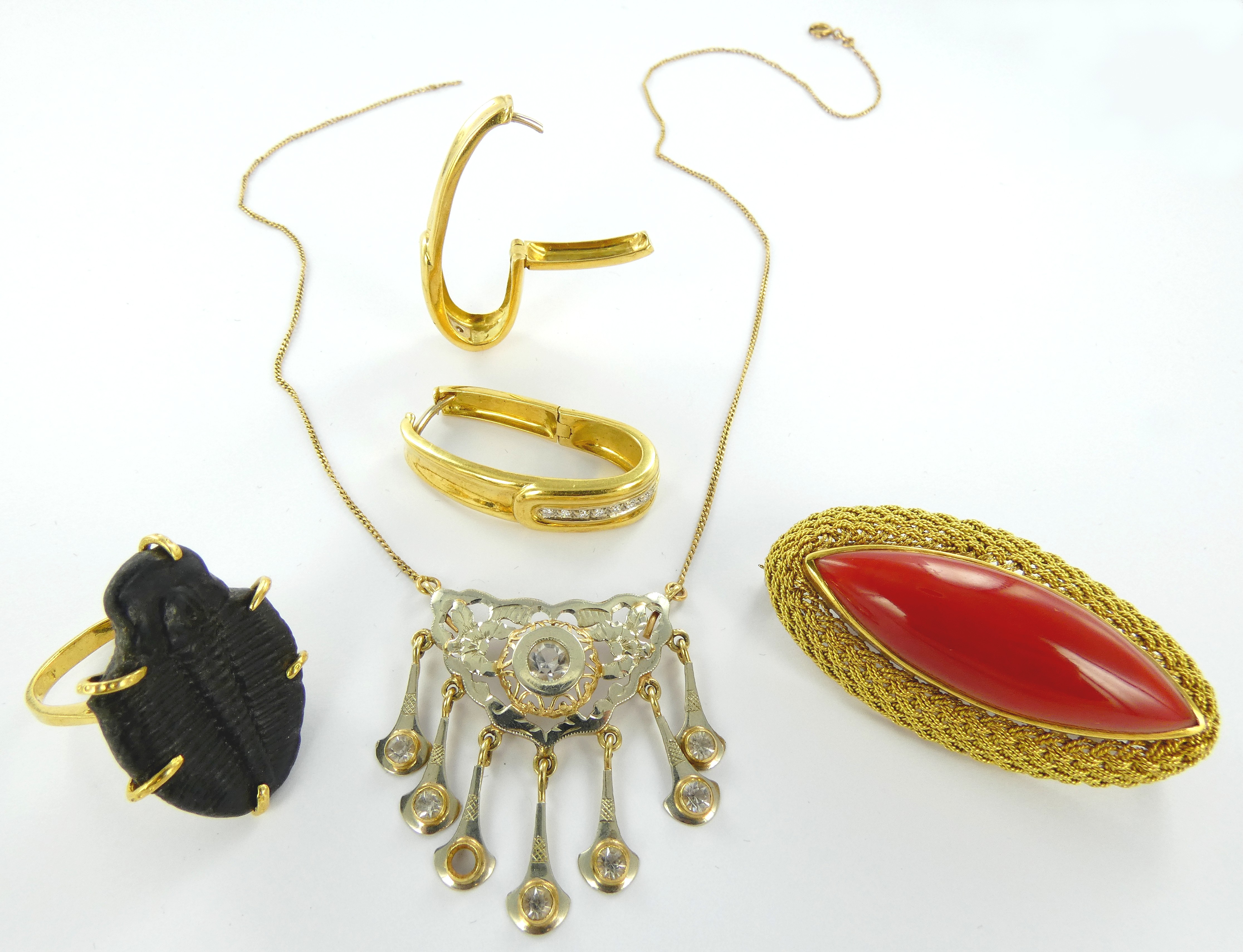 Lot 16 — 1 Bague Or 750 mil. Non poinçonnée, pierre, T 48, Brut 7.9g,