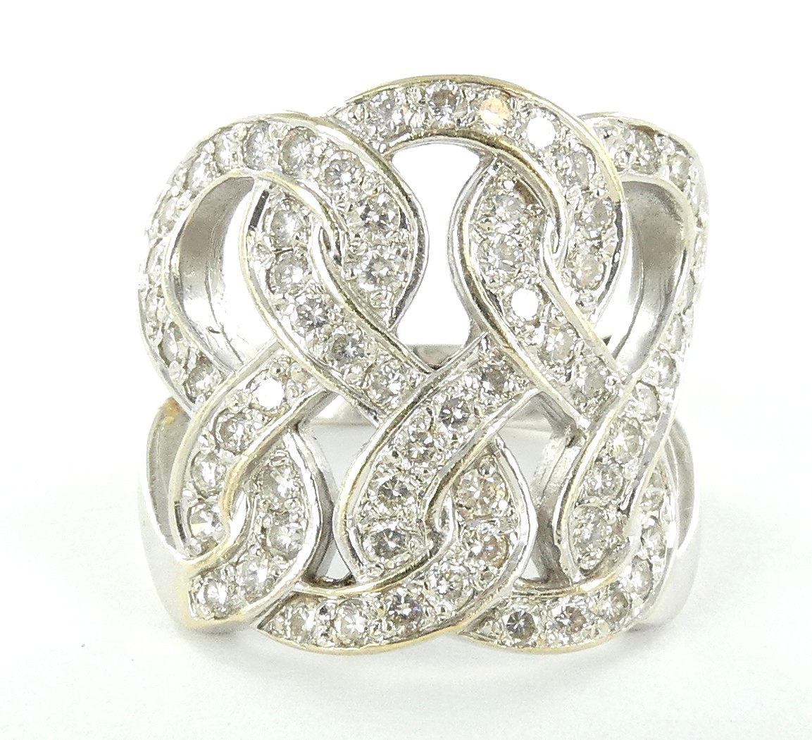 Lot 23 — 1 Bague Or 750 mil. Non poinçonnée, sertie de brillants (0.6