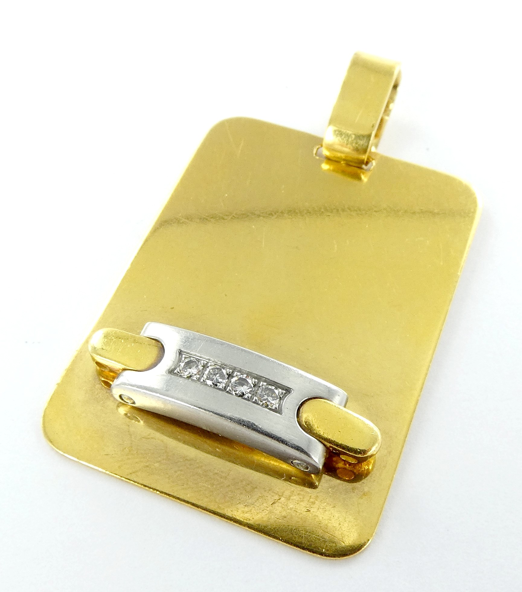 Lot 27 — 1 Pendentif Or 750 mil. Poinçonné, brillants, 11.4g