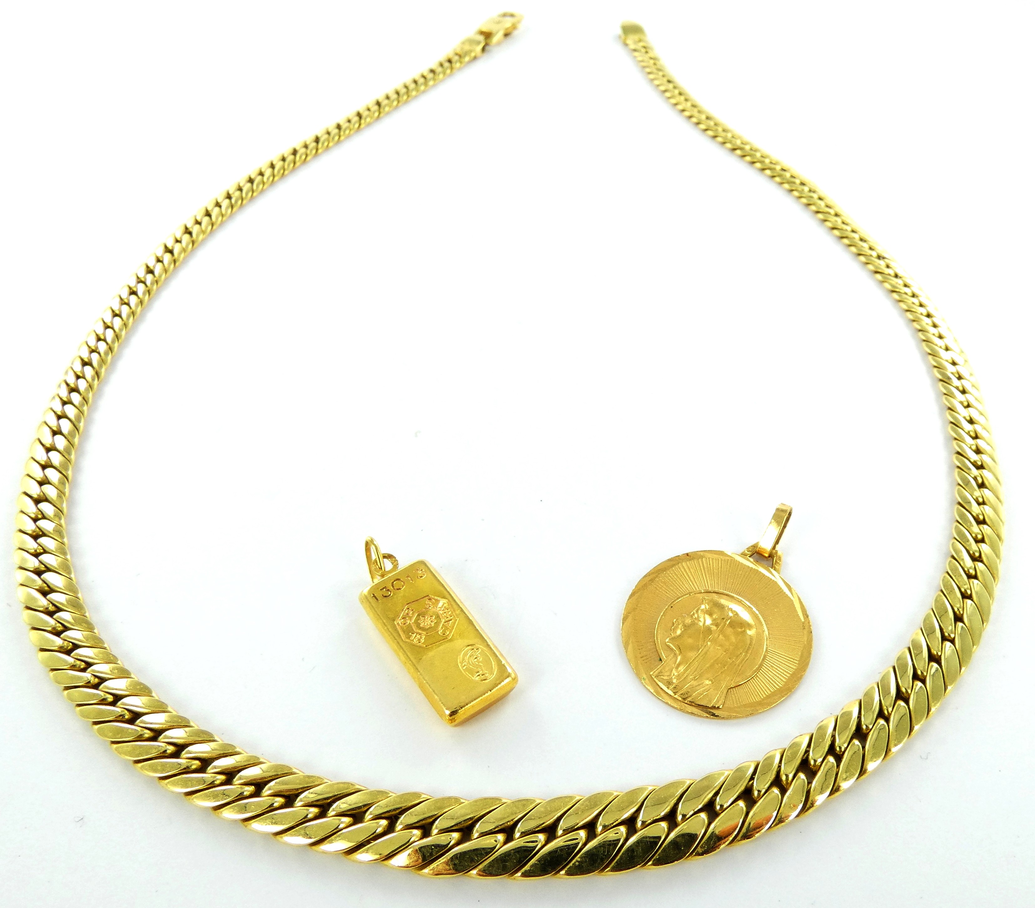 Lot 10 — 1 Pendentif Or 750 mil. Poinçonné, dégradé, 0.9g, 1 Médaille