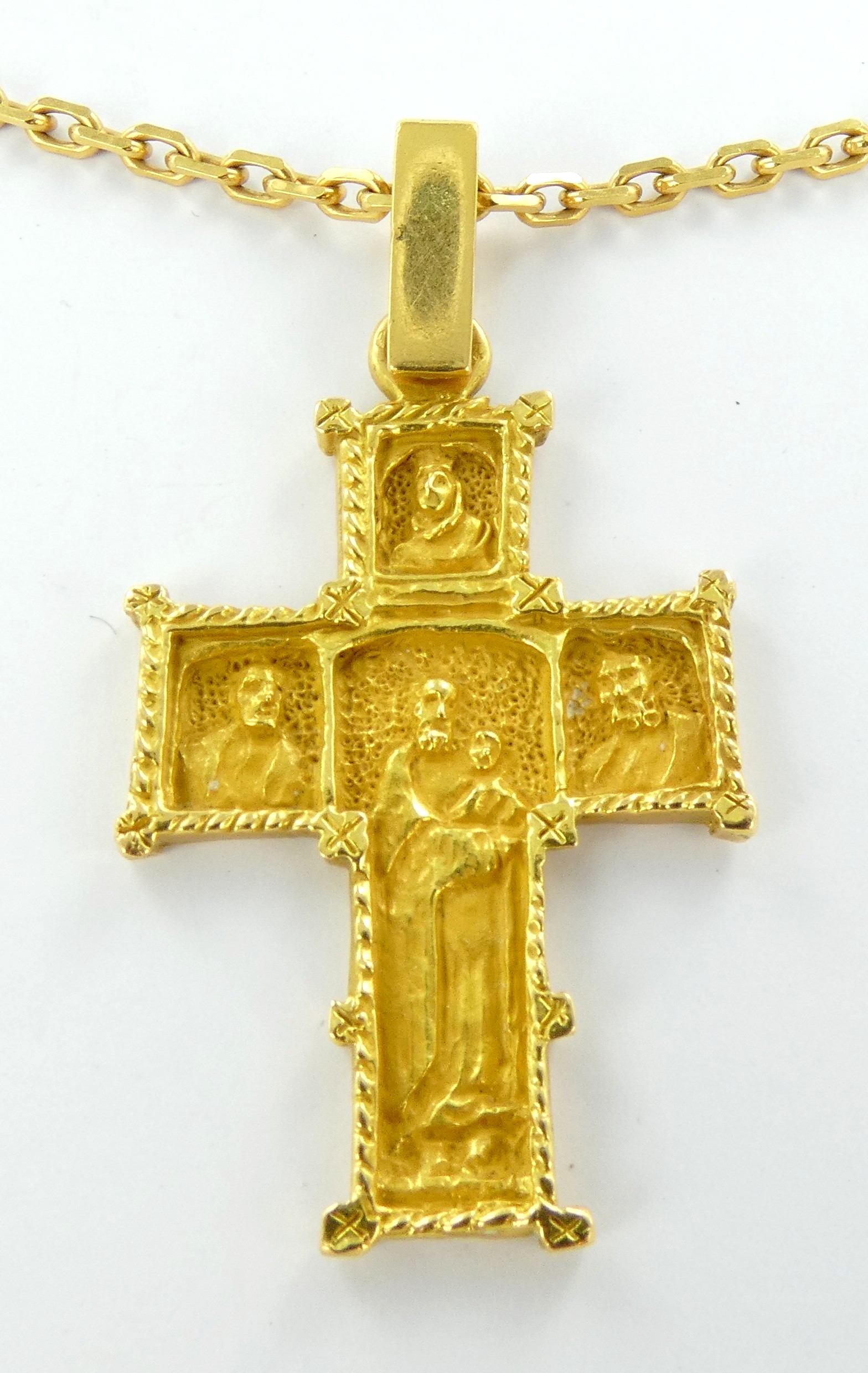 Lot 18 — 1 Chaîne Or 750 mil. Poinçonnée, 19.3g, 1 Croix Or 750 mil. 