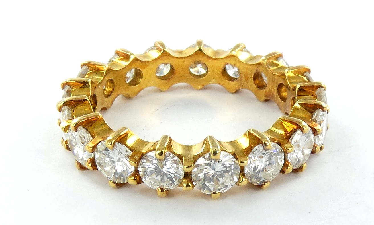 Lot 22 — 1 Alliance Or 750 mil. Poinçonnée, brillants (3.4 Cts env), 