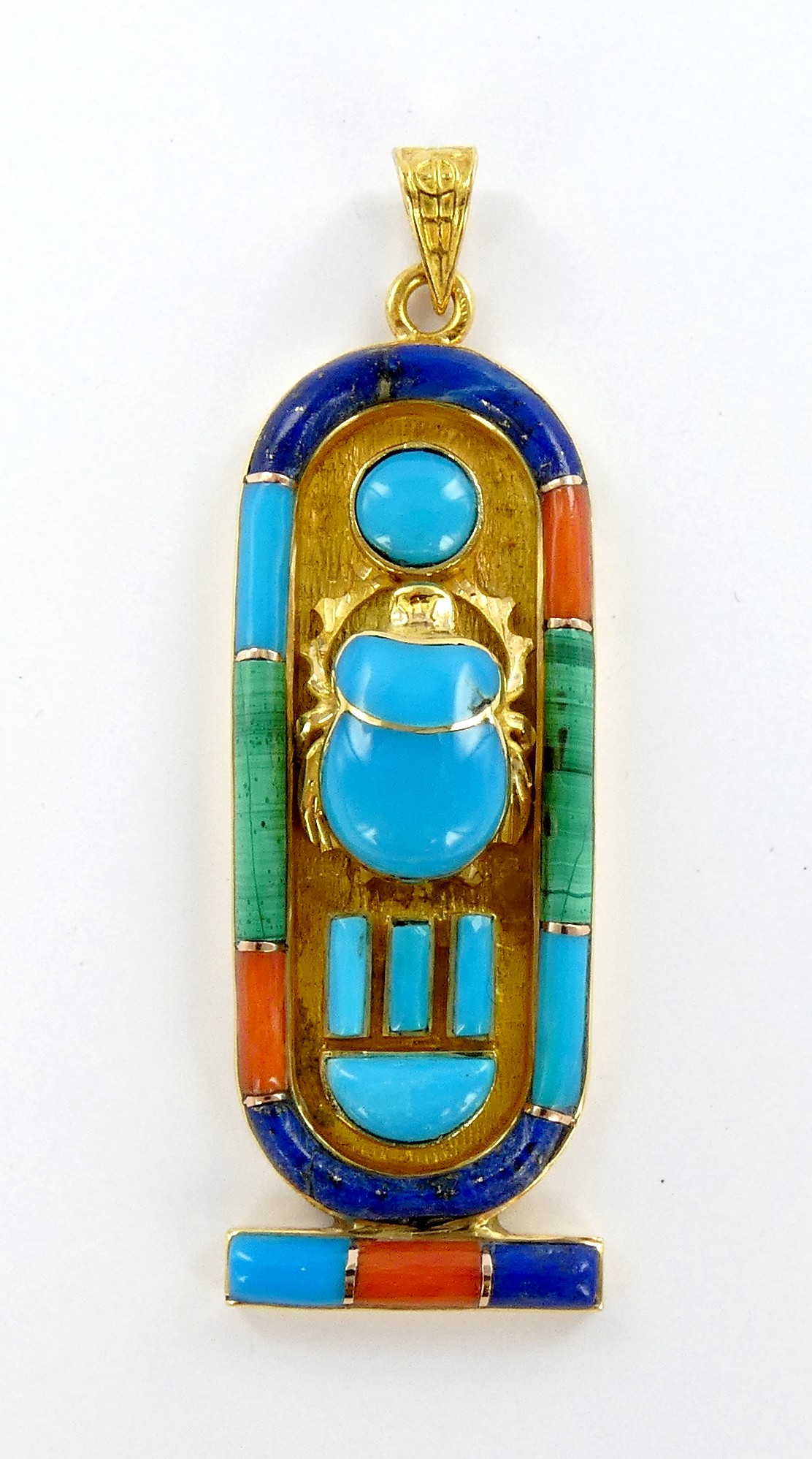 Lot 28 — 1 Pendentif Or 750 mil. Non poinçonné, serti de pierres, 20.