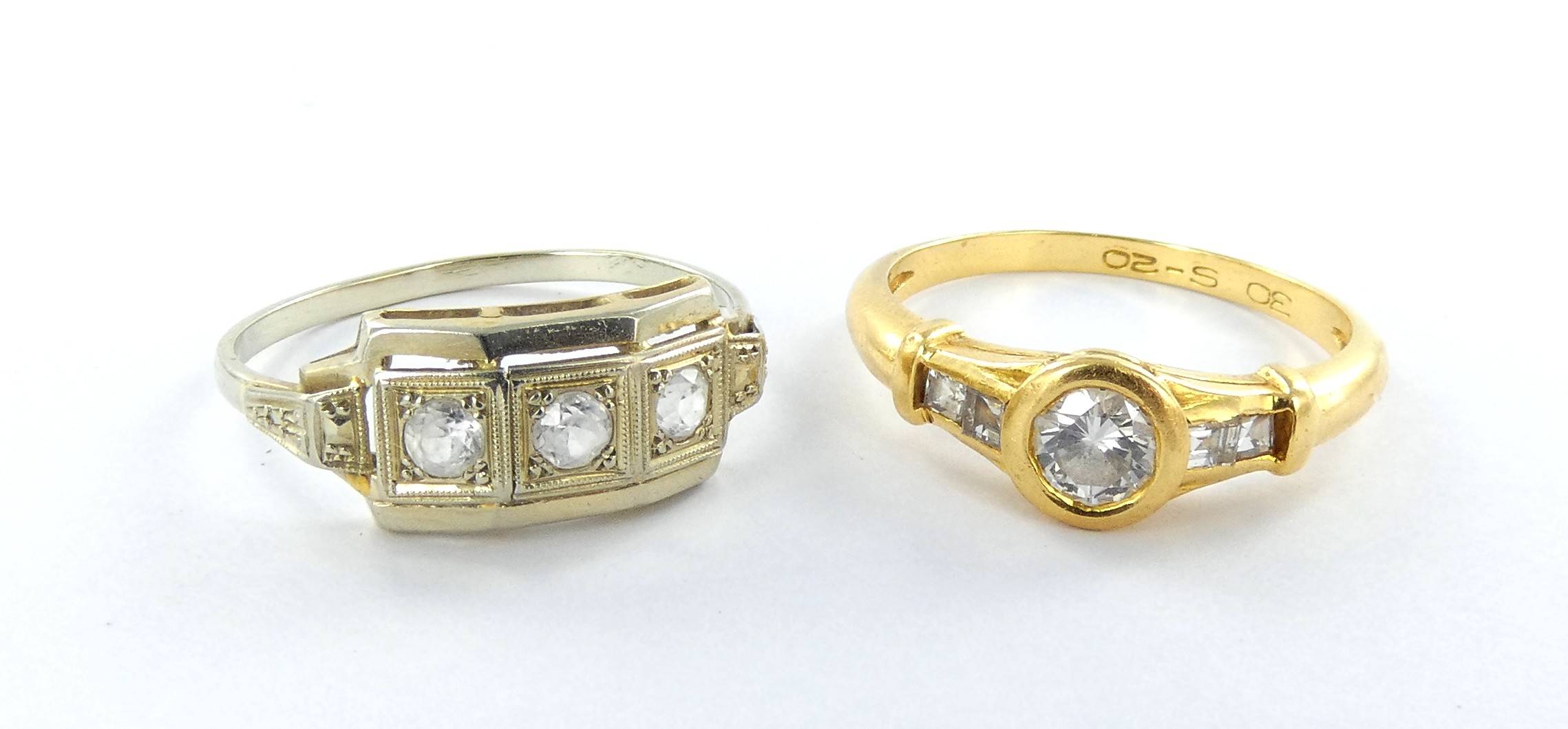 Lot 3 — 1 Bague Or 750 mil. brillants (0.40 Ct env), T 54, 2.8g, 1 B